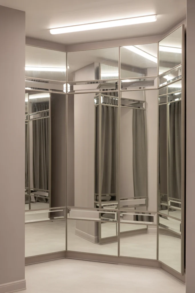 Hang Reflective Decorative Objects